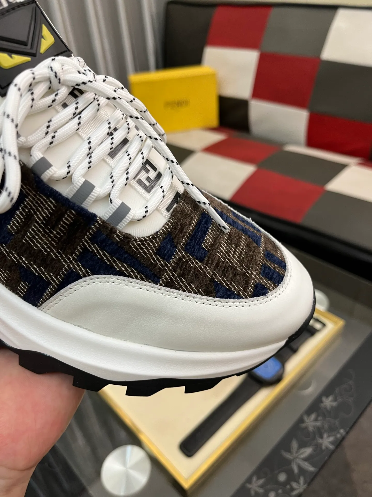 Men's Men's Shoes💰458⌚️⌚️[FENDI] Fendi's classic and comfortable men's, this complex sneaker is made of soft calfskin➕genuine leather lining➕original ultra-light rubber material with rough outsole. This unique light style is suitable for the casual and refined sensibility of this season. It is comfortable and natural on the feet. It is an everyday style for casual travel in autumn and winter! 38−443️⃣colors available
